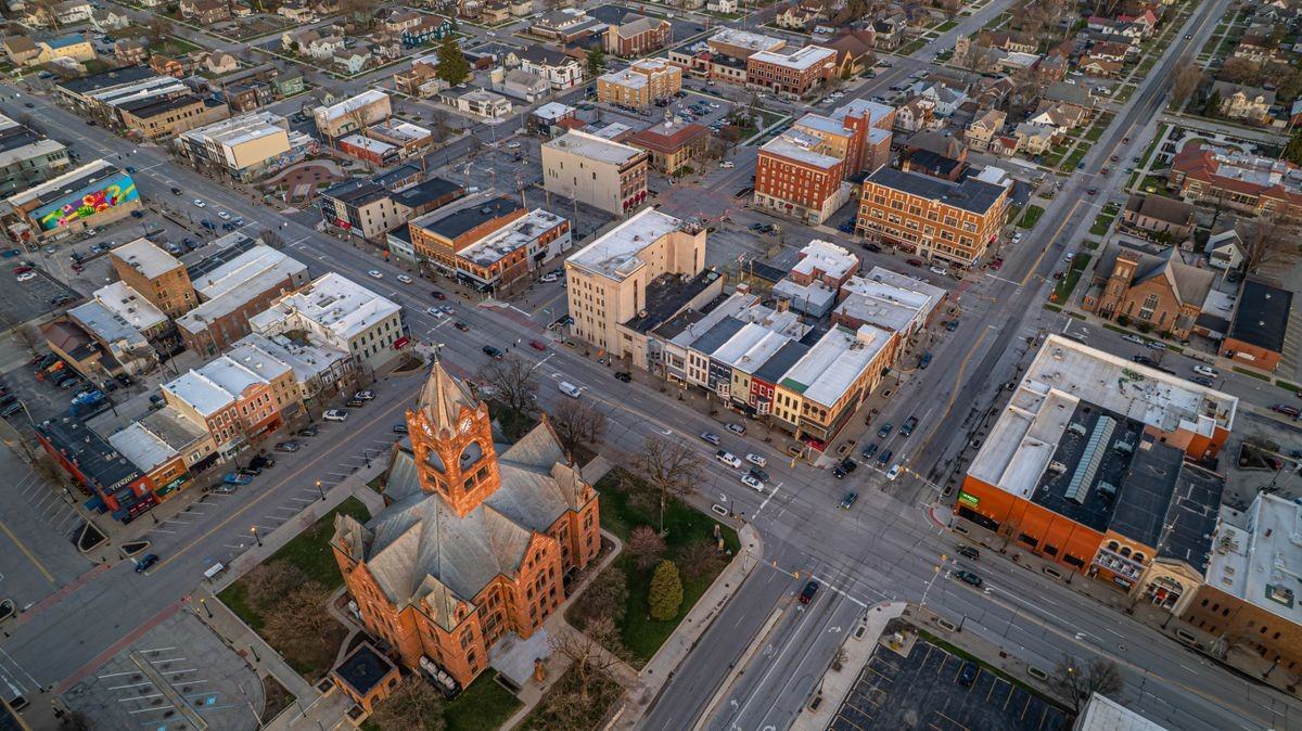 814 Lincolnway - Photo 7 of 8