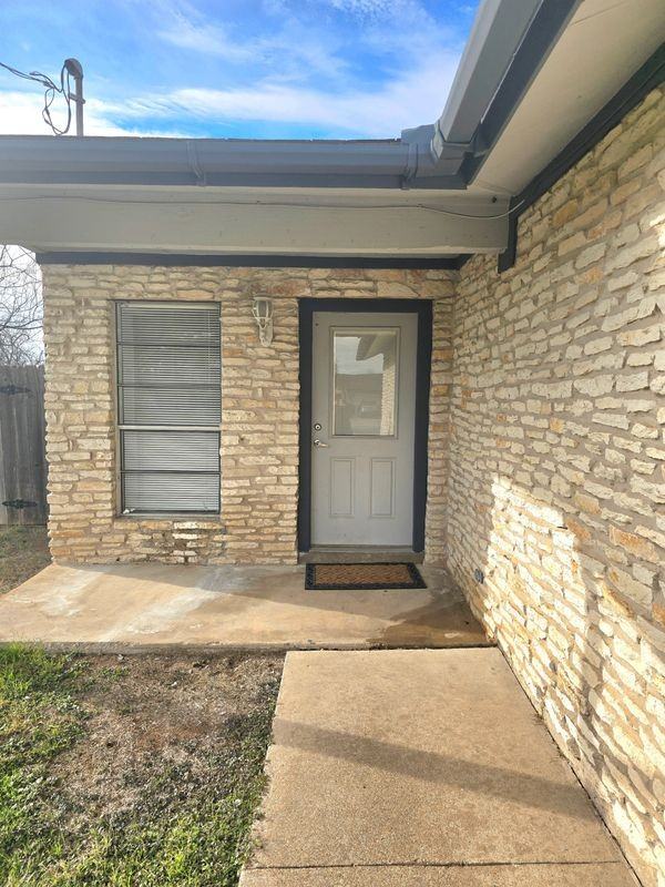 15208 Spring Hill Ln ##A - Photo 3 of 21