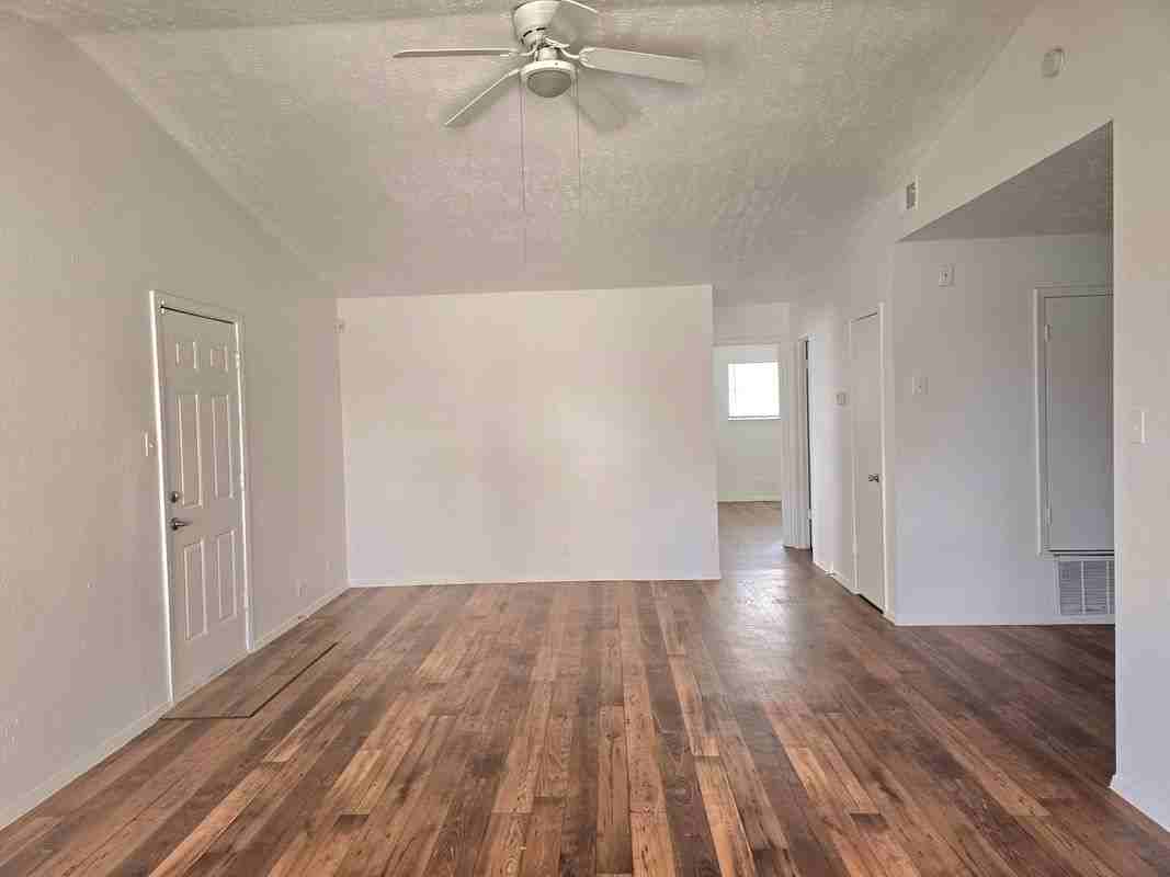 15208 Spring Hill Ln ##A - Photo 7 of 21