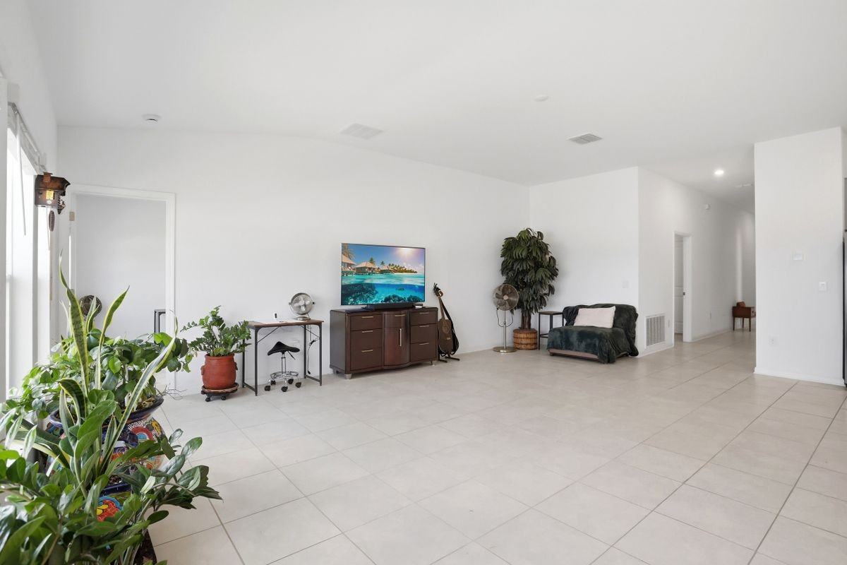 740 Trotters Dr - Photo 5 of 25
