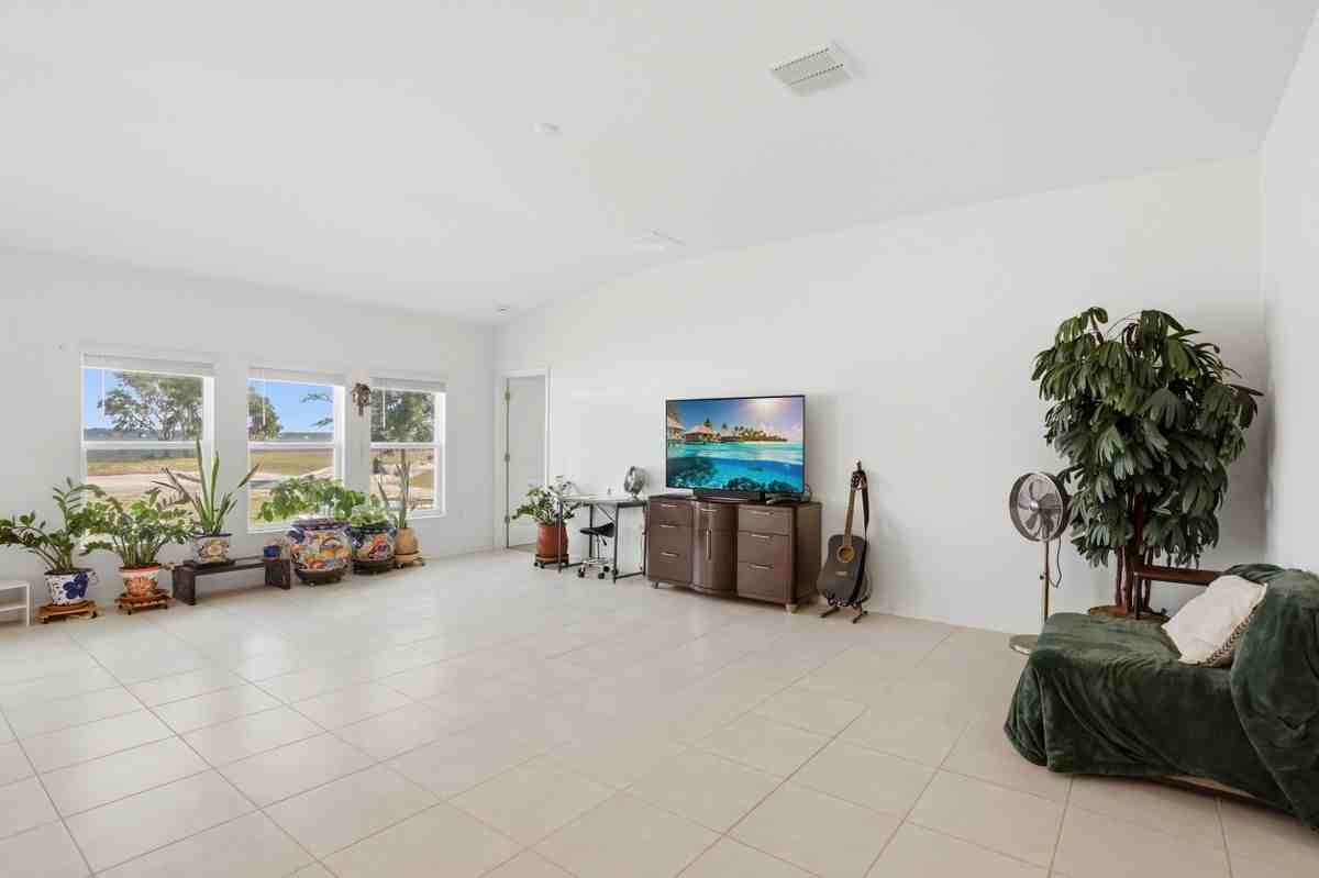 740 Trotters Dr - Photo 6 of 25