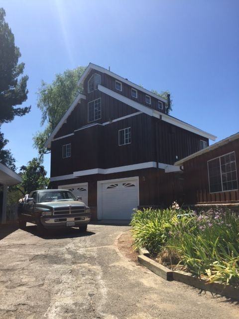 1052 Hacienda Dr - Photo 3 of 16