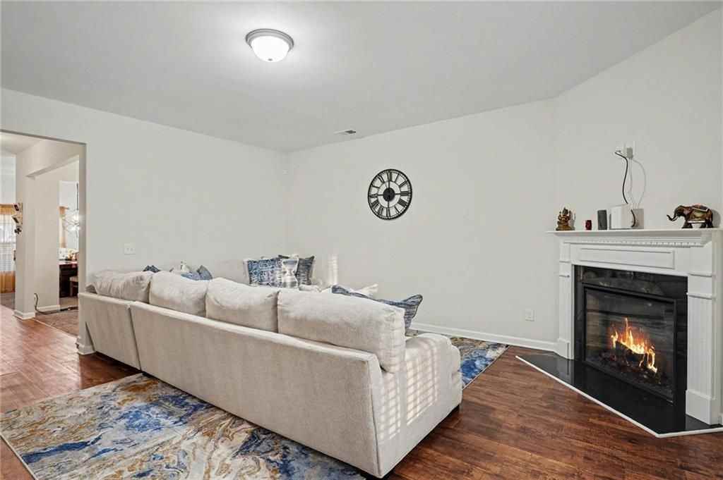 1241 England Ter - Photo 2 of 20