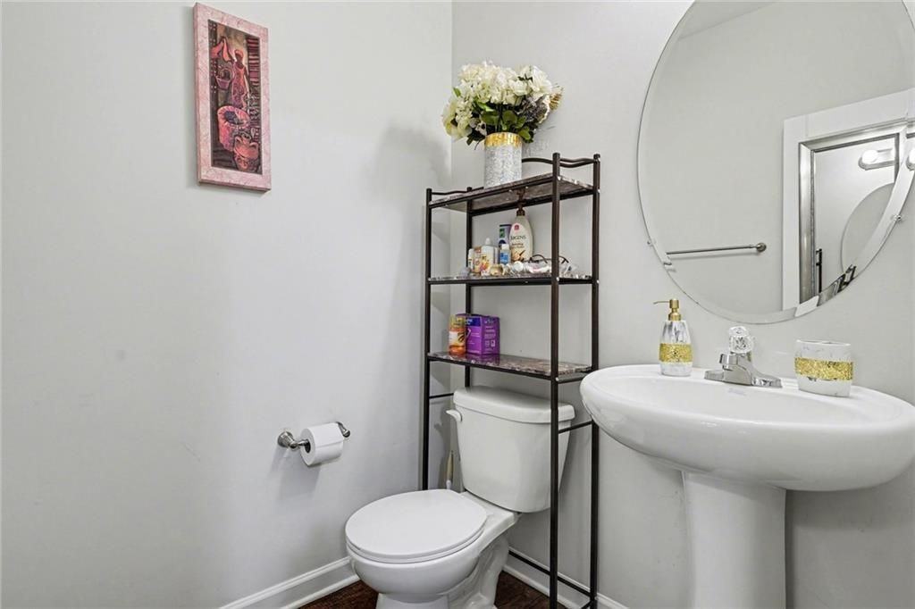 1241 England Ter - Photo 3 of 20
