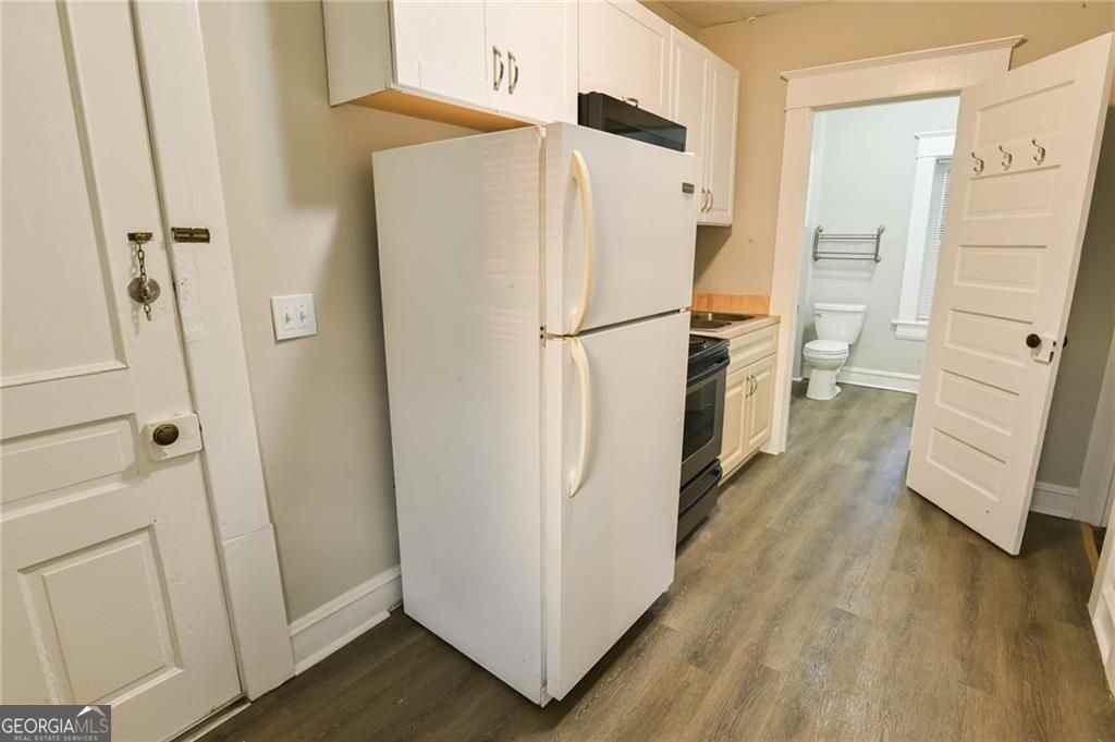 340 W Washington St - Photo 3 of 7
