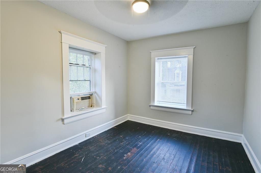 340 W Washington St - Photo 5 of 7