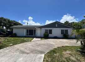 featured image of 1101 S Seacrest Blvd