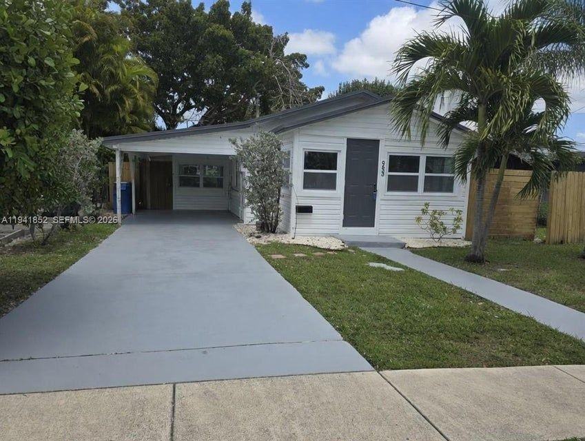 953 Ne 37th St - Photo 2 of 7