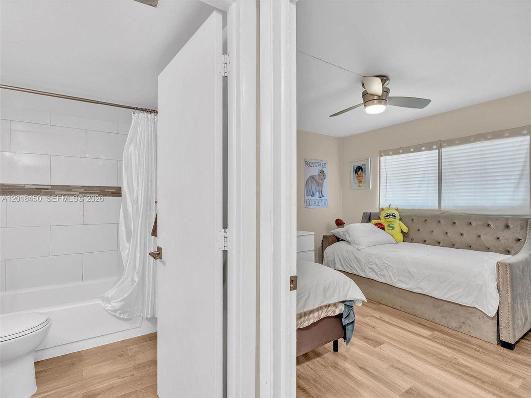 7840 Nw 50th St ##404 - Photo 6 of 19