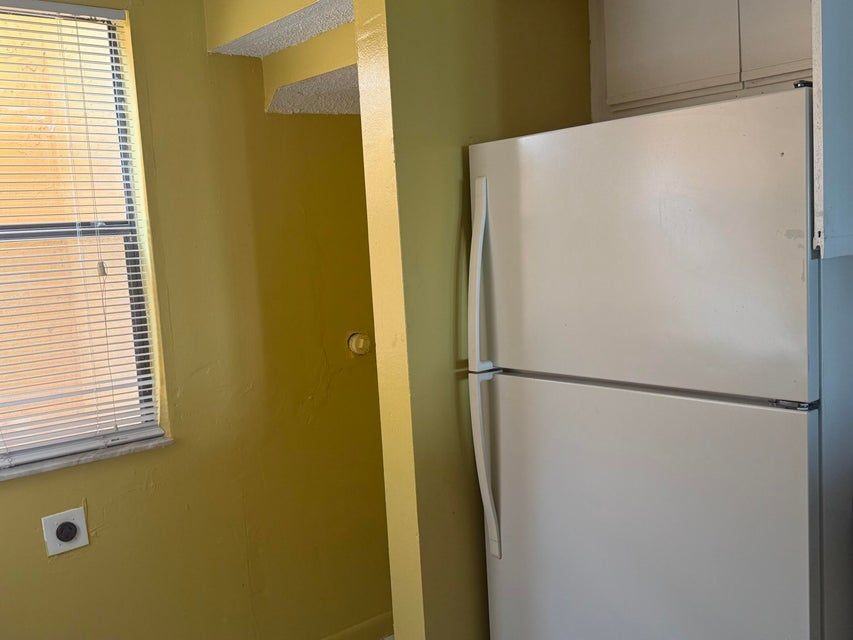 2511 Nw 56th Ave ##111 - Photo 2 of 11