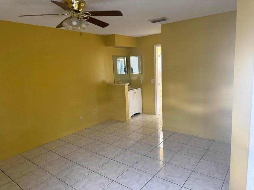 2511 Nw 56th Ave ##111 - Photo 5 of 11