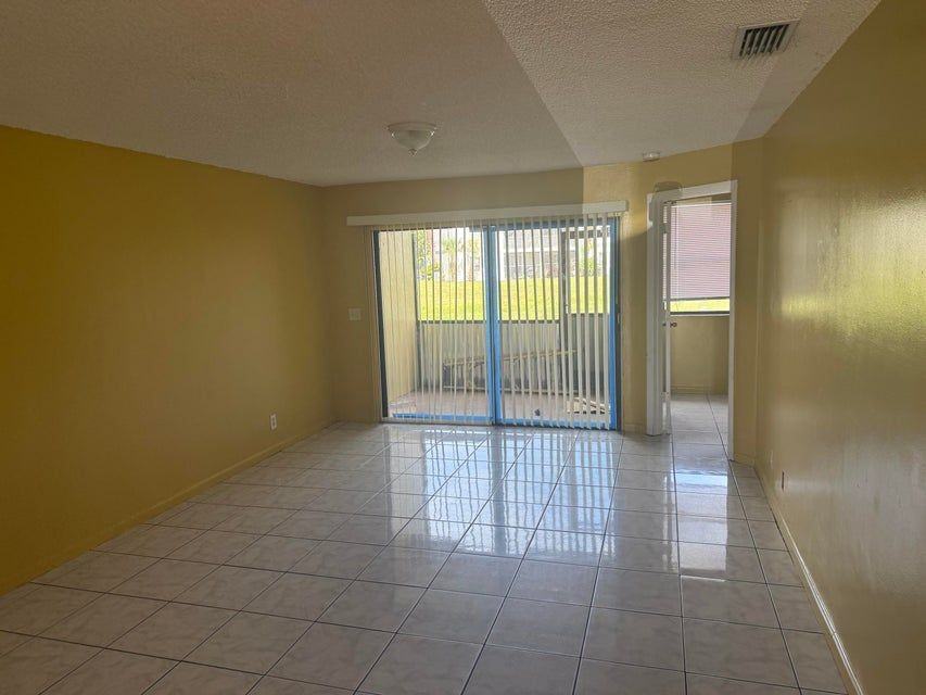2511 Nw 56th Ave ##111 - Photo 7 of 11