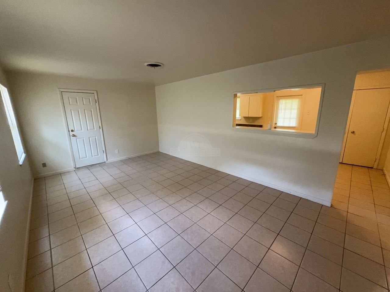 1214 Valentine St - Photo 2 of 15