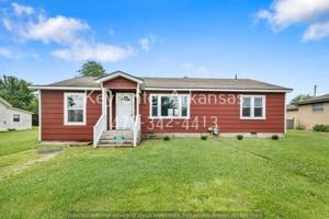 featured image of 305 S Little Ave