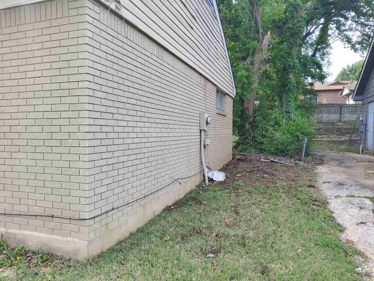 2771 Northmeade Ave - Photo 5 of 28