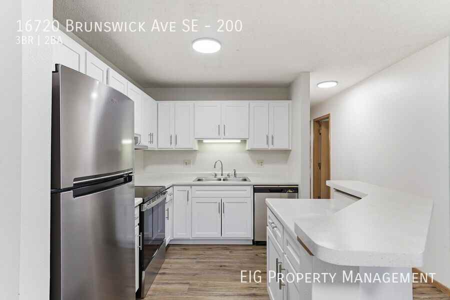 Kestrel Brunswick Avenue Southeast -  Prior Lake, MN 55372 - Photo 2 of 50
