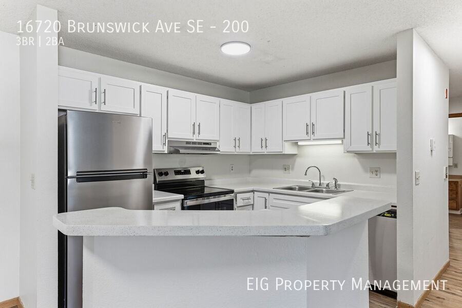 Kestrel Brunswick Avenue Southeast -  Prior Lake, MN 55372 - Photo 3 of 50