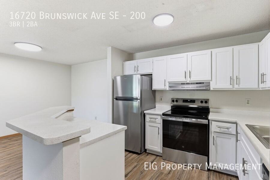 Kestrel Brunswick Avenue Southeast -  Prior Lake, MN 55372 - Photo 4 of 50