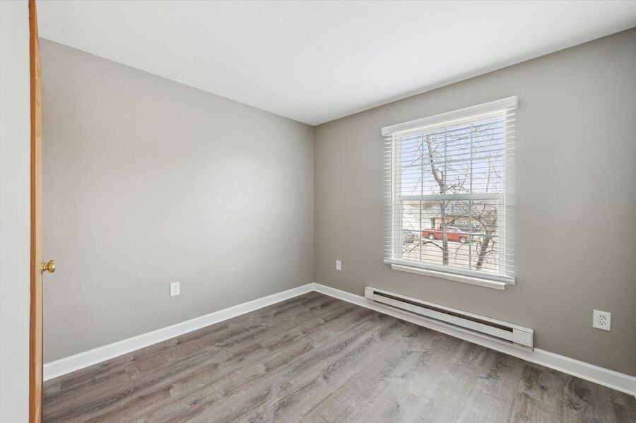 4111 Harvest Ln - Photo 4 of 6