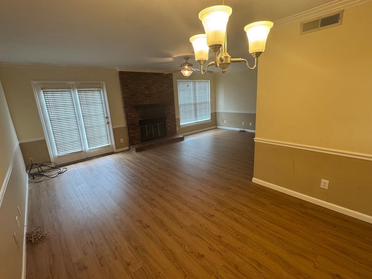 834 Brentwood Pt - Photo 2 of 16