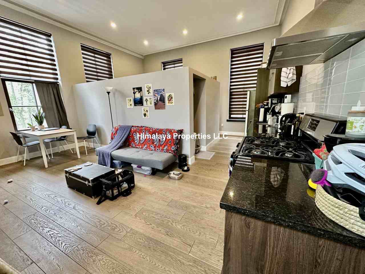 407 Dudley St #4 - Photo 4 of 8