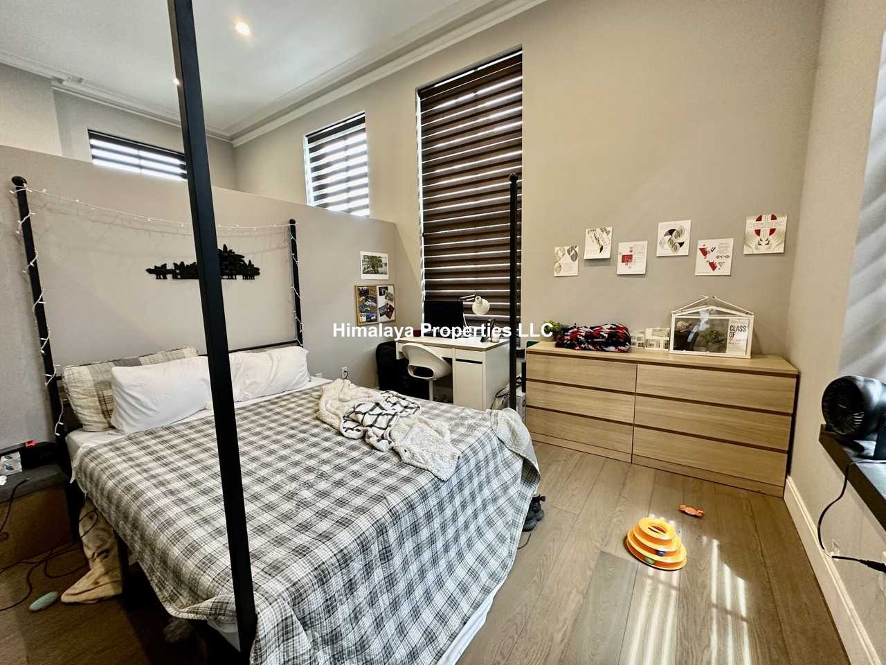 407 Dudley St #4 - Photo 6 of 8