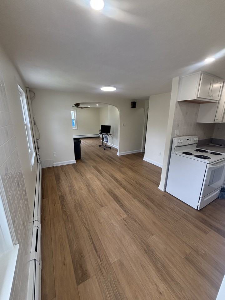 Clarendon Rd #1 - Photo 6 of 13