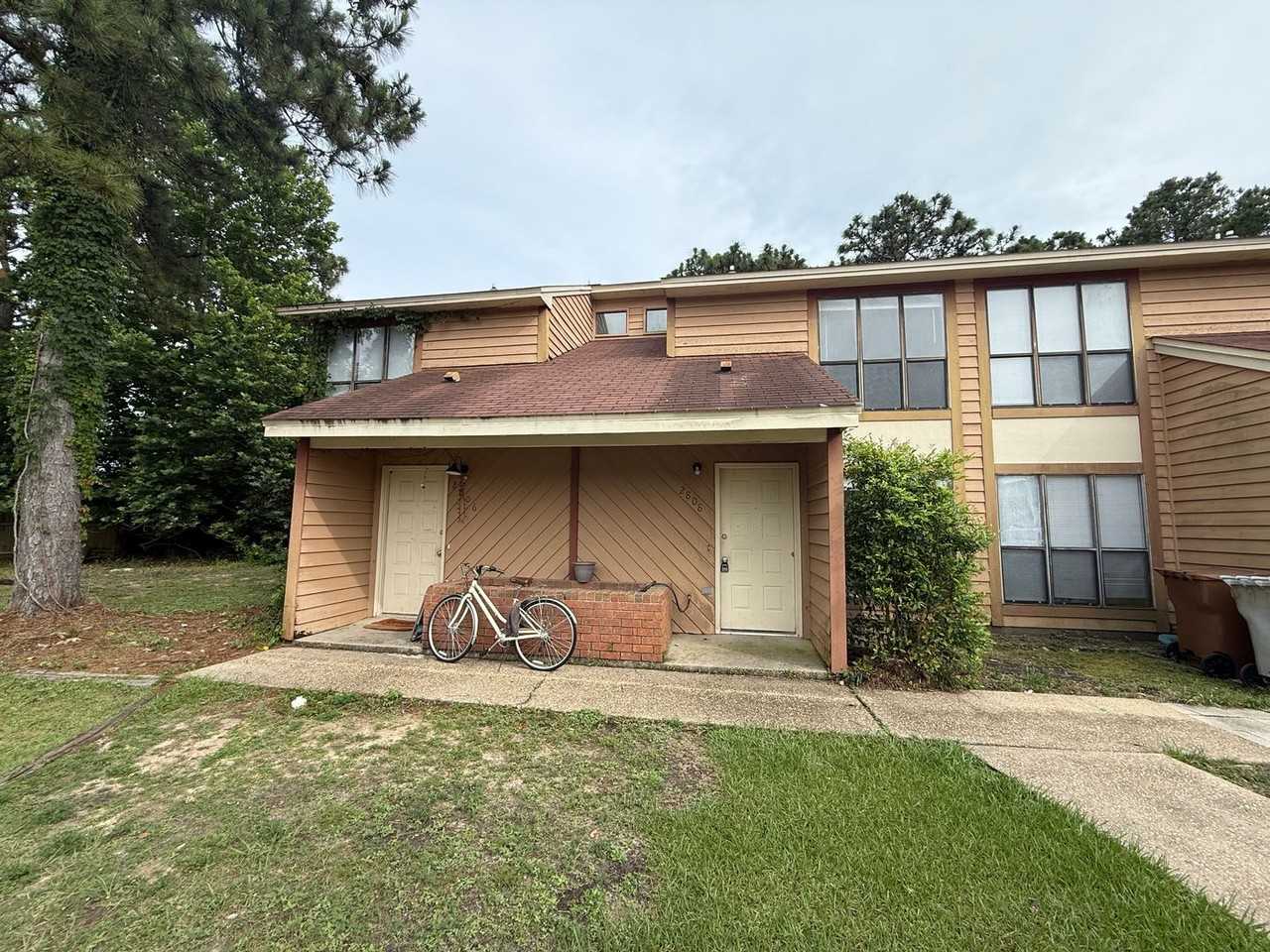 2808 Villa Woods Cir - Photo 2 of 2