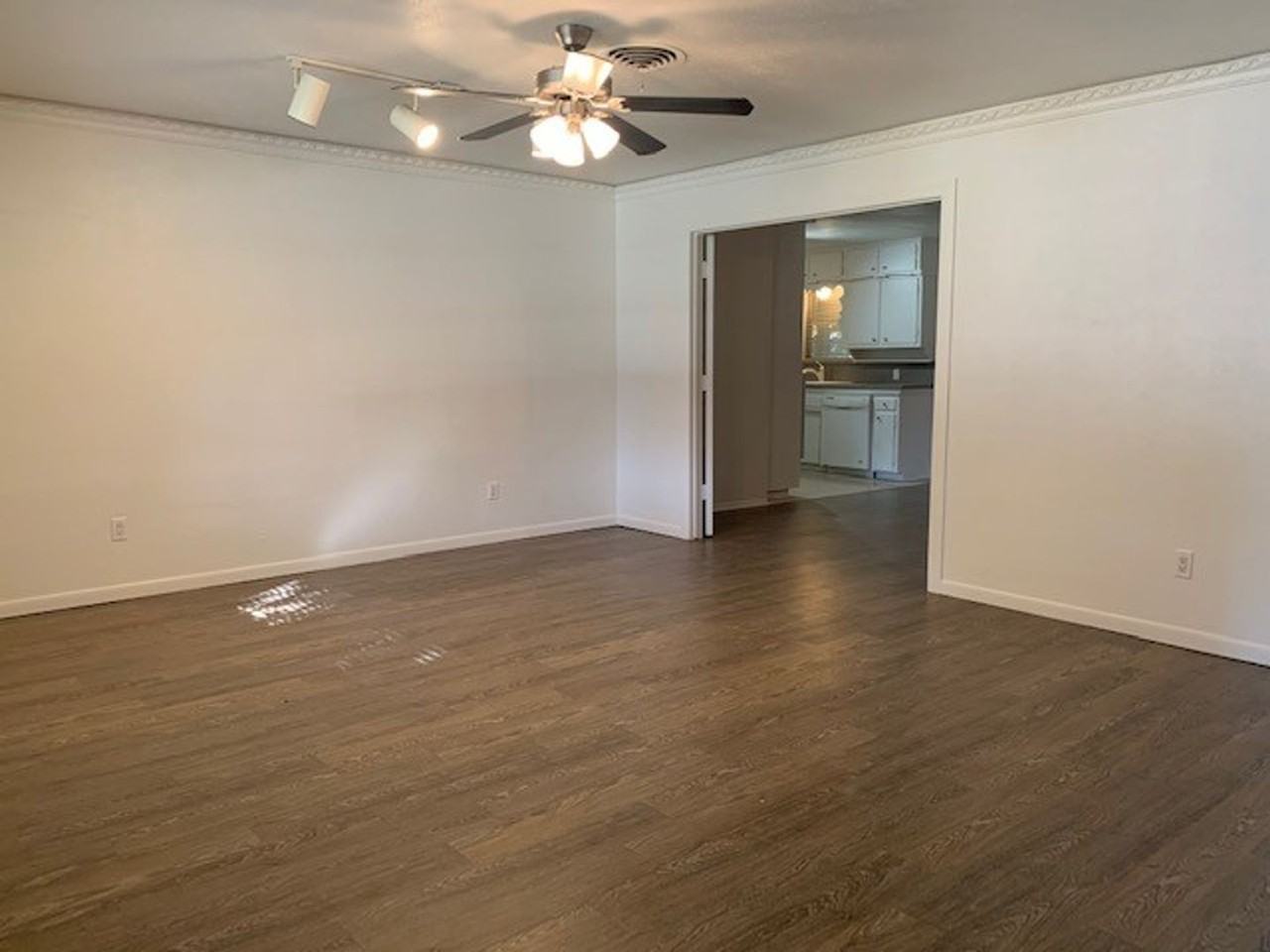 2820 Southgate Dr - Photo 4 of 19