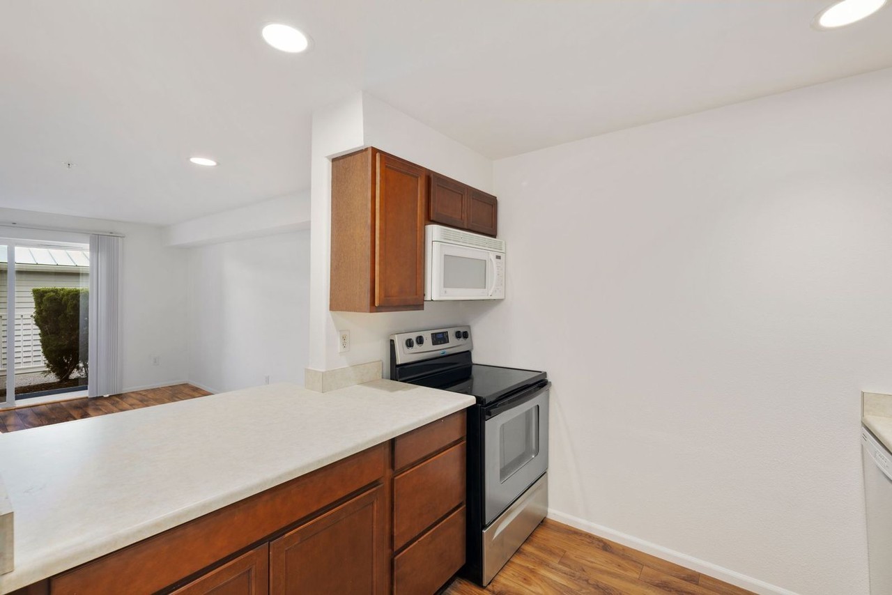 18621 Blueberry Ln #B104 - Photo 5 of 25