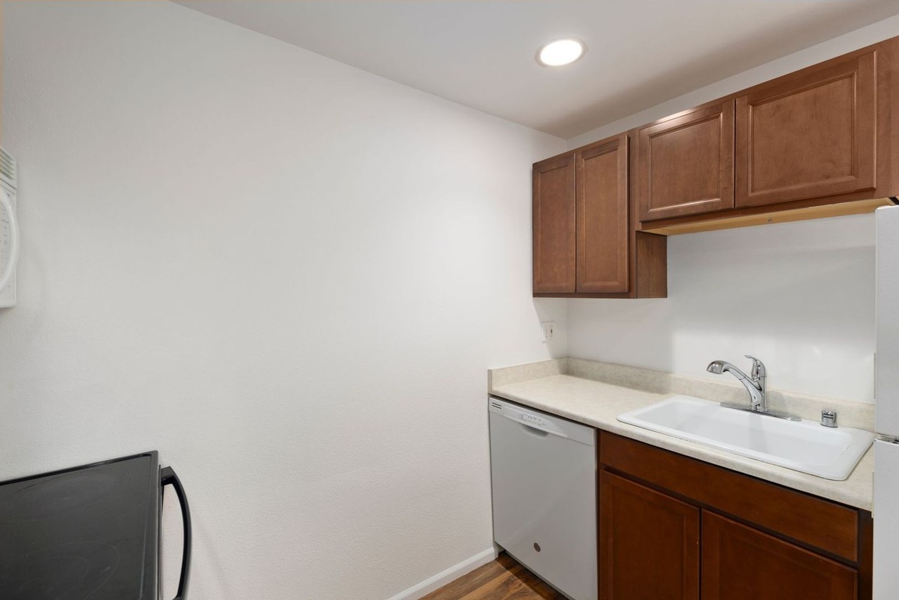 18621 Blueberry Ln #B104 - Photo 7 of 25