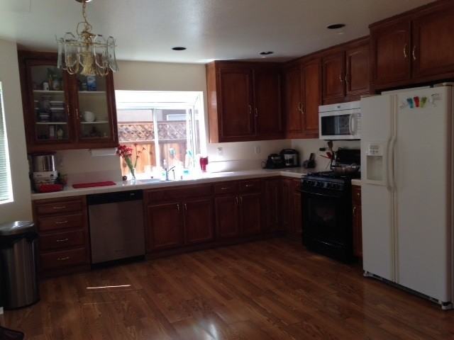 282 Jurgens Dr - Photo 2 of 9