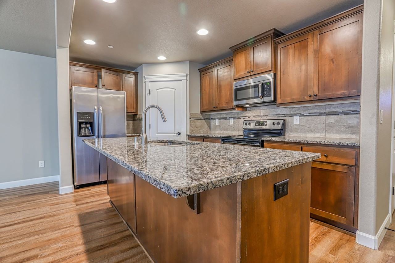 8226 Ne 20th St - Photo 2 of 30
