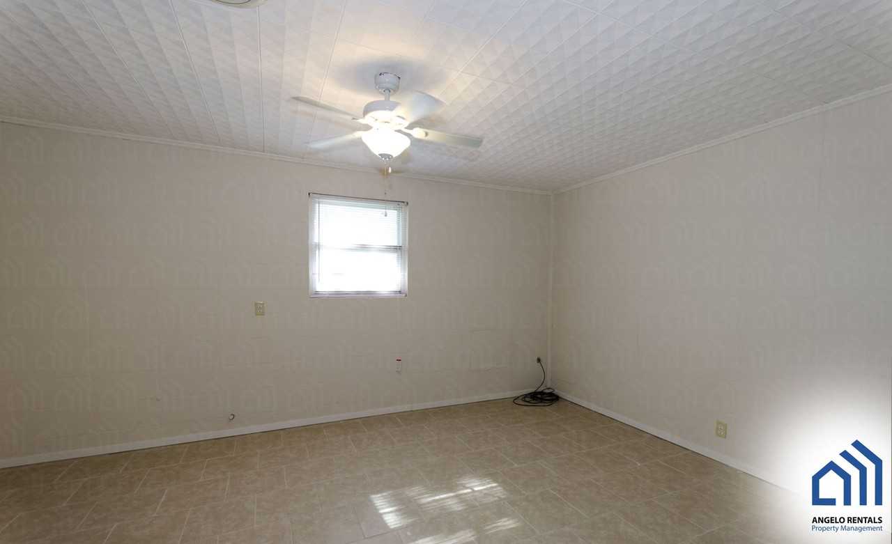 4422 Bowie St - Photo 4 of 13
