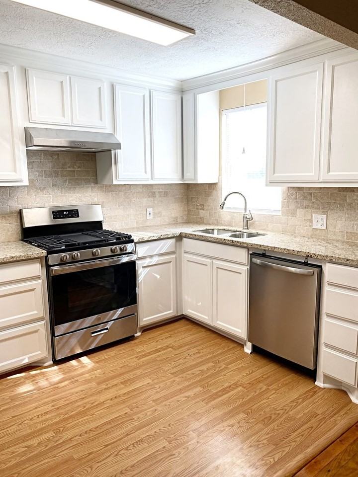 17261 County Line Rd - Photo 3 of 16