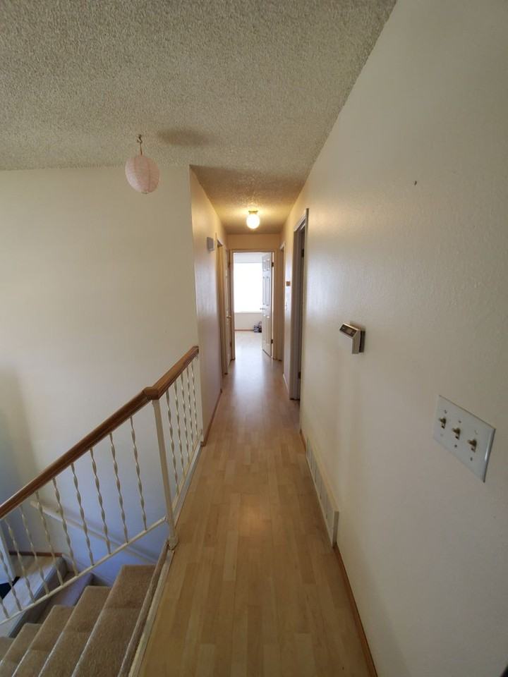 3070 Seiford Ave Se - Photo 4 of 34