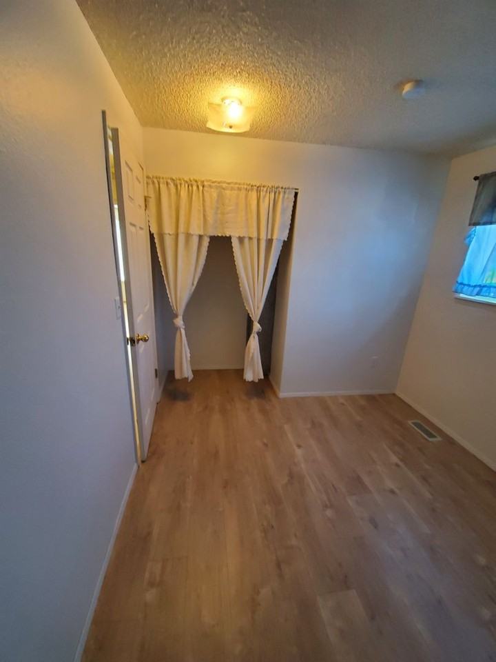 3070 Seiford Ave Se - Photo 6 of 34
