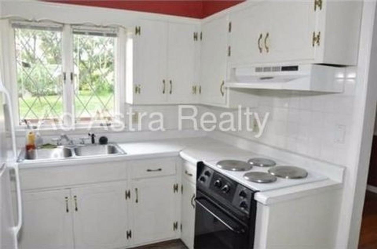 8909 W 71st St - Photo 2 of 14