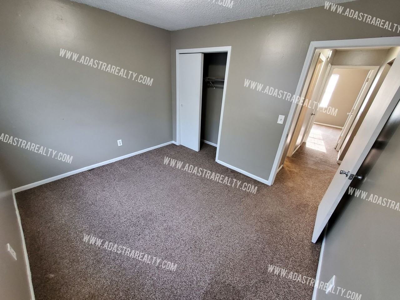 809 N Washington St - Photo 7 of 9