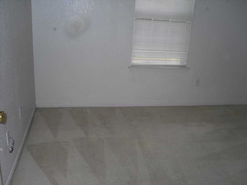 4201 Windwood Dr - Photo 3 of 25