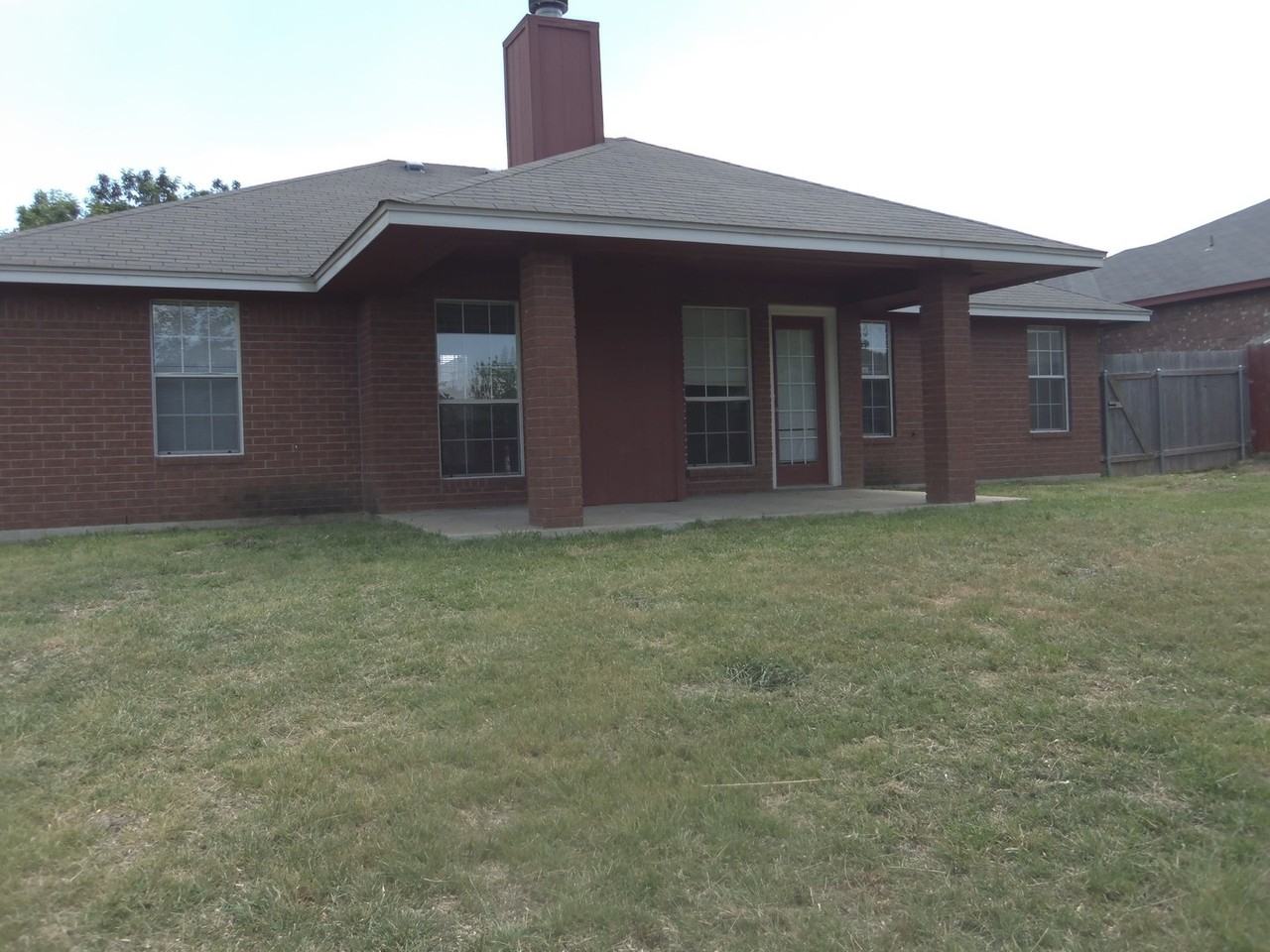 4201 Windwood Dr - Photo 5 of 25