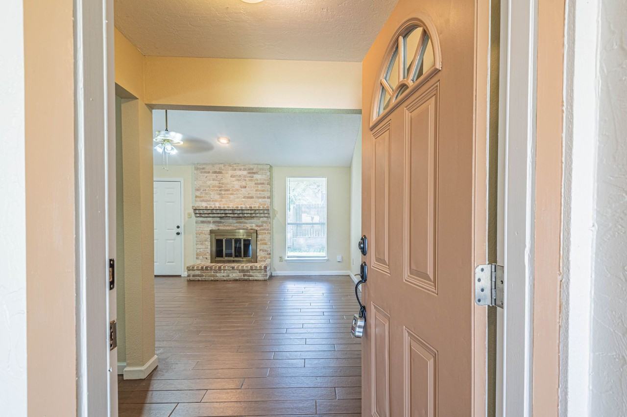 11438 Brook Meadow Dr - Photo 2 of 19