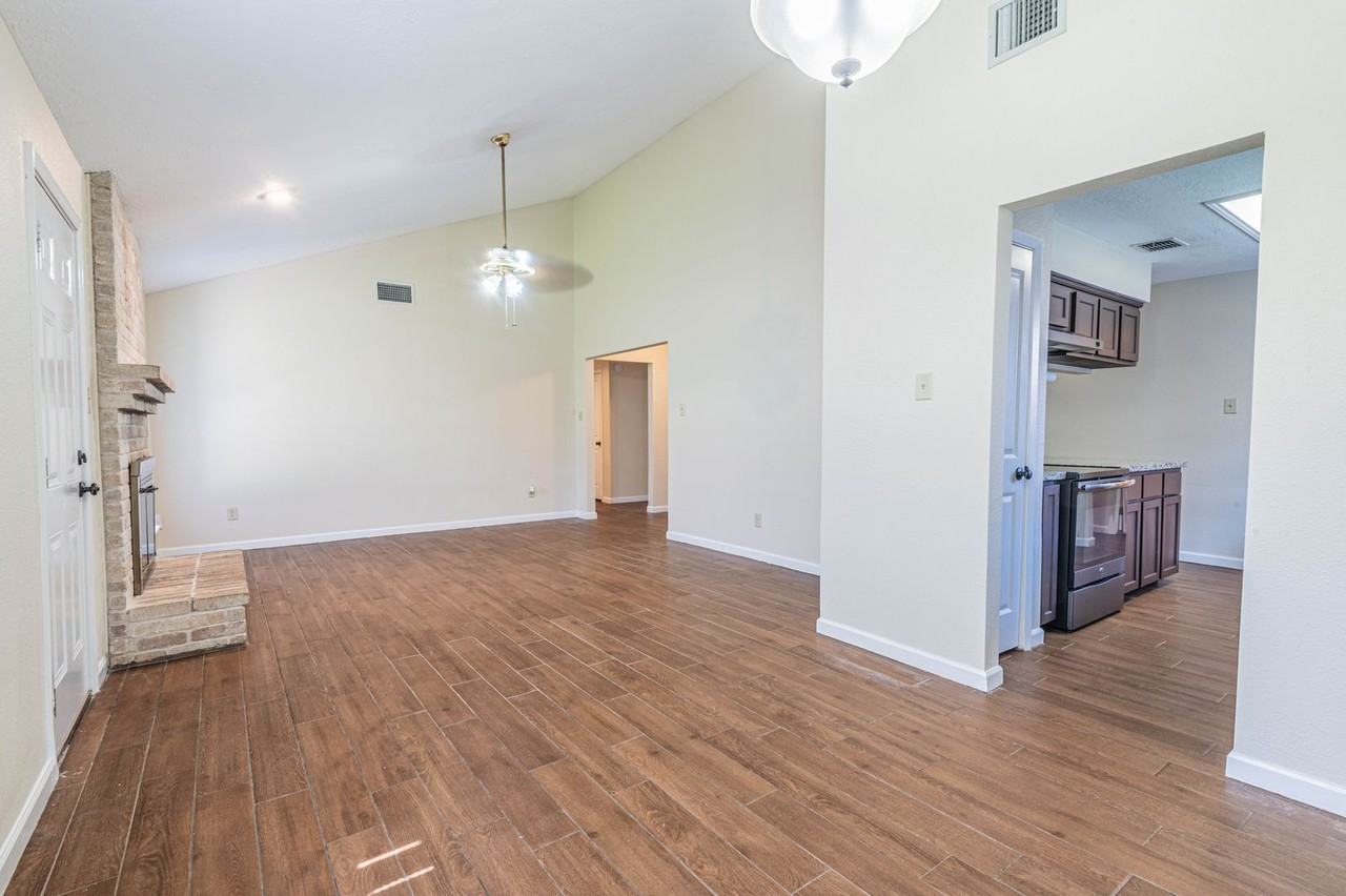 11438 Brook Meadow Dr - Photo 4 of 19