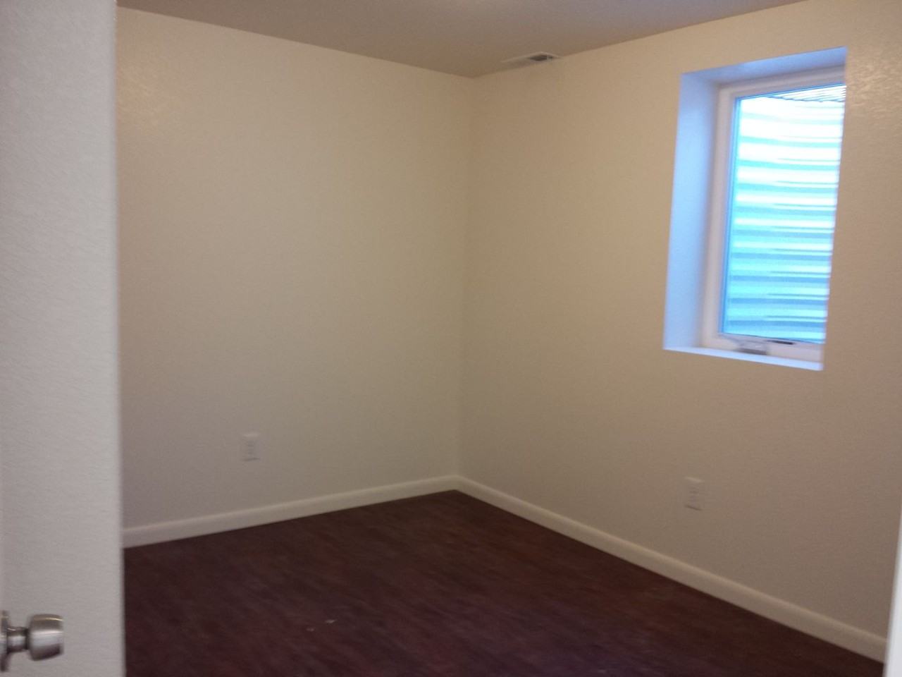186 S Yates Way - Photo 3 of 9