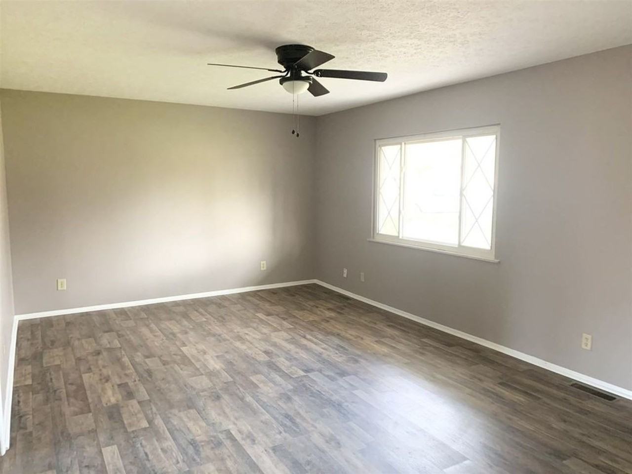 3513 Cedar Ct - Photo 3 of 7