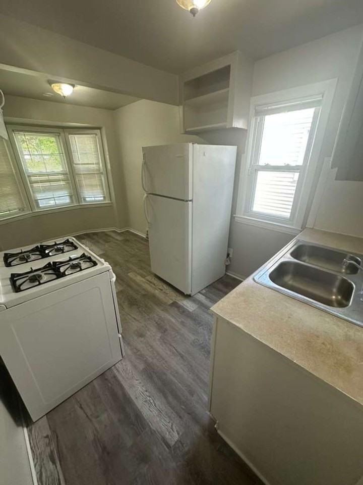 9386 Coyle St - Photo 3 of 15
