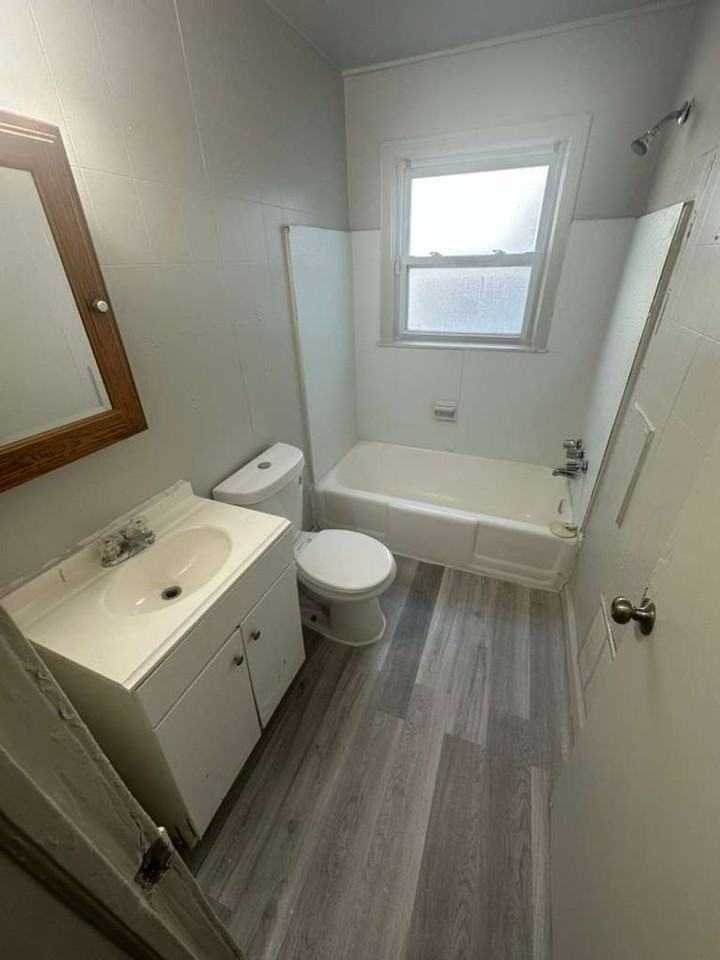 9386 Coyle St - Photo 4 of 15