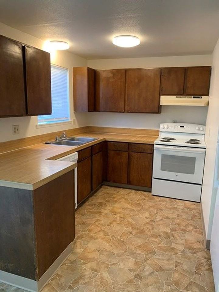 32 Nevada St - Photo 4 of 9