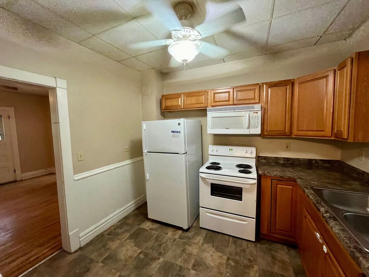 1112 Jefferson St - Photo 2 of 30