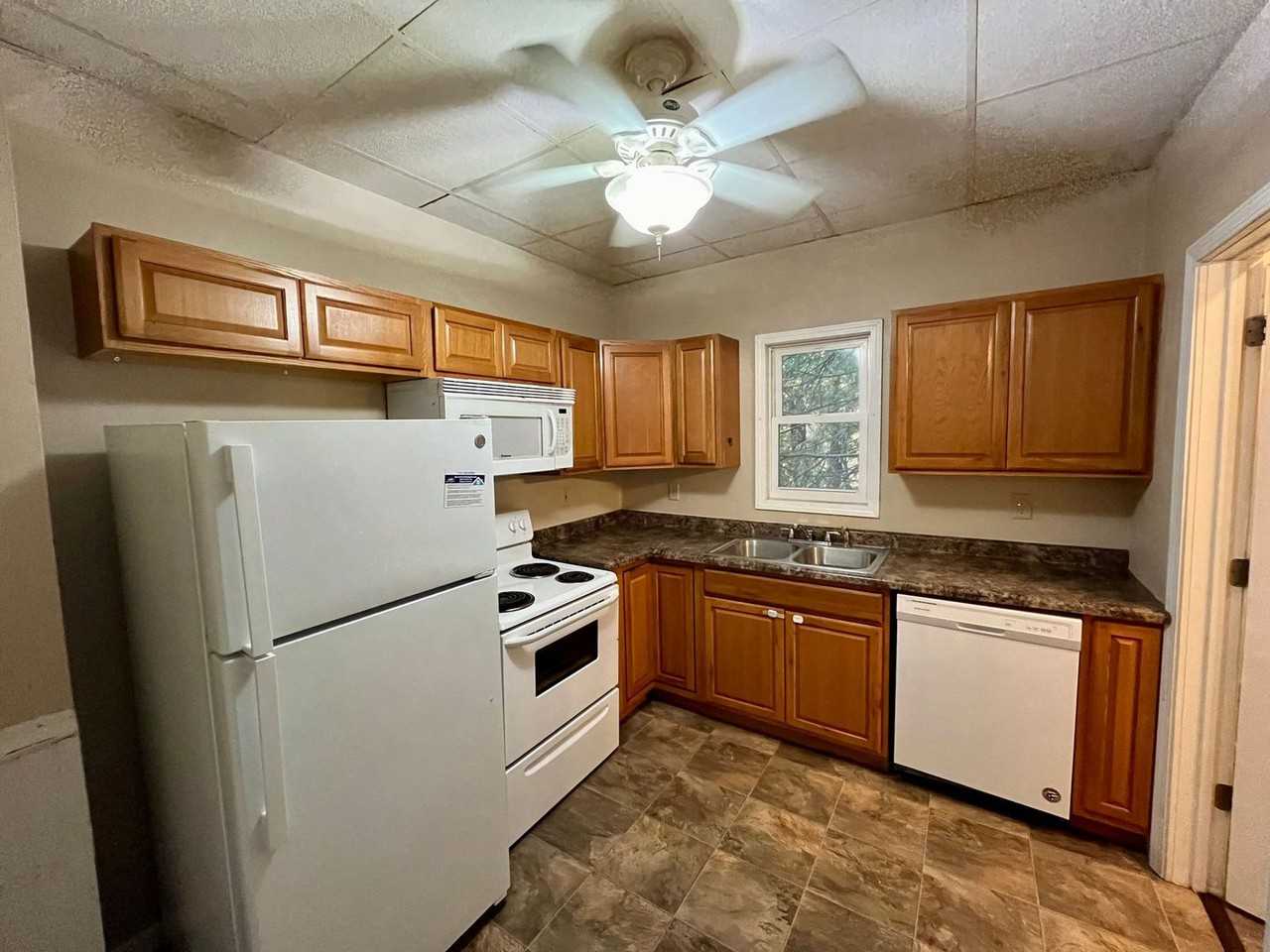1112 Jefferson St - Photo 3 of 30